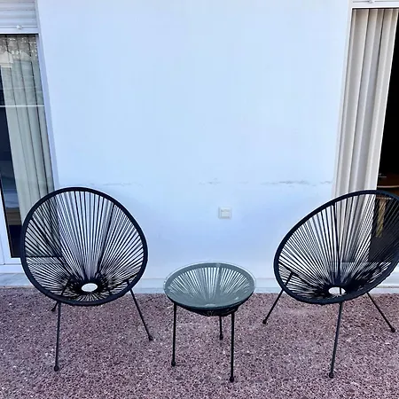 Lela's سالونيك